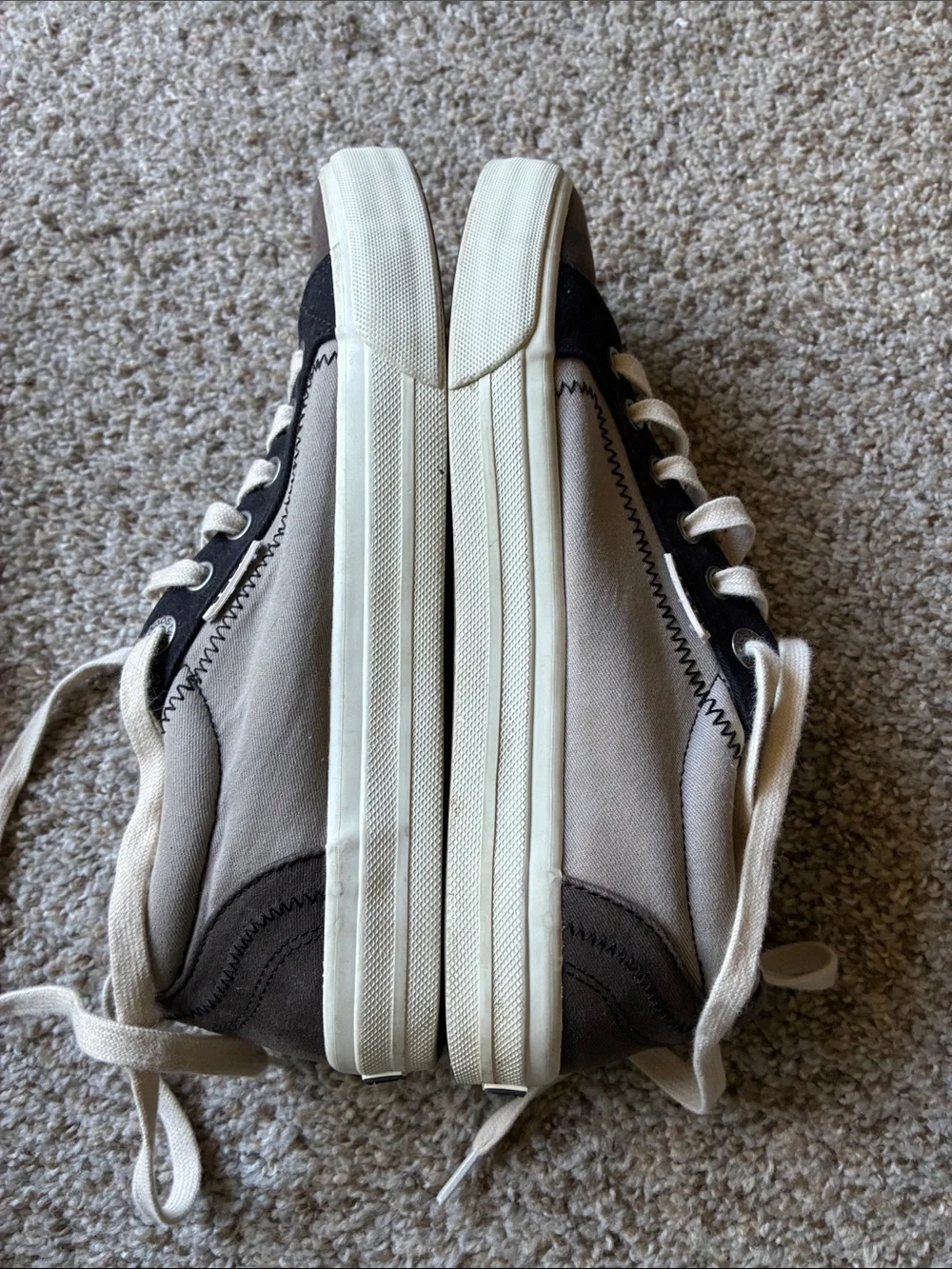 Taos Footwear Cream & Black Canvas Low-Top Sneakers